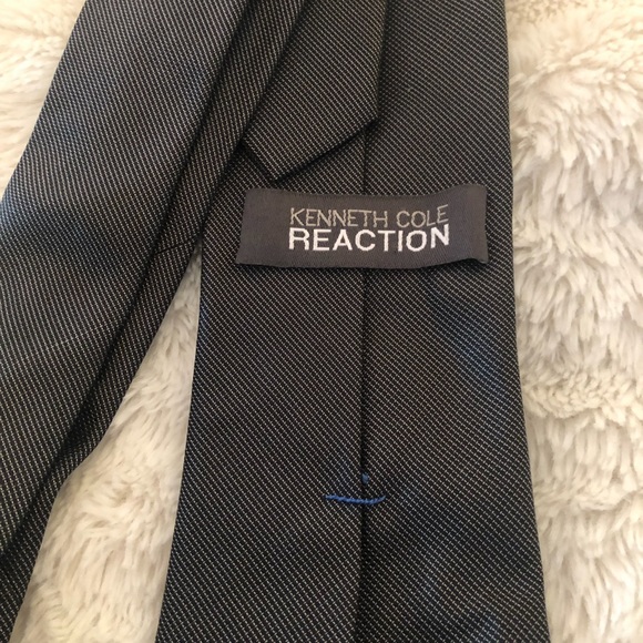 Kenneth Cole Reaction black gray silk tie - Picture 4 of 4